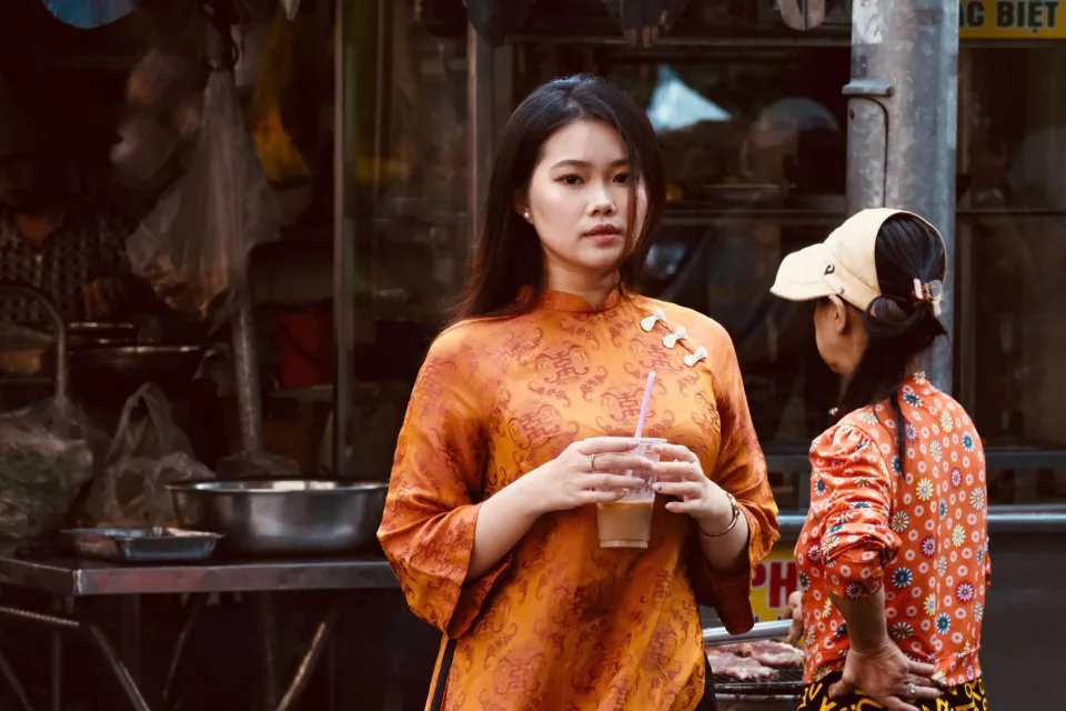 Bàn ăn tại Ốc Ngon Nam Ô